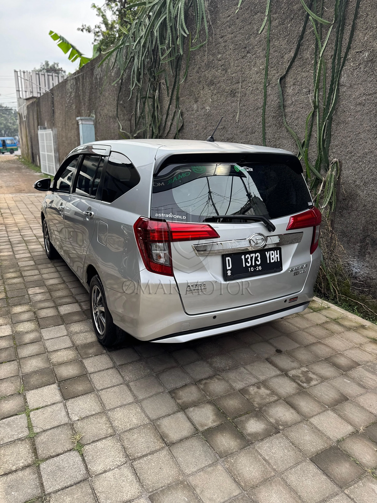 DAIHATSU SIGRA R SILVER