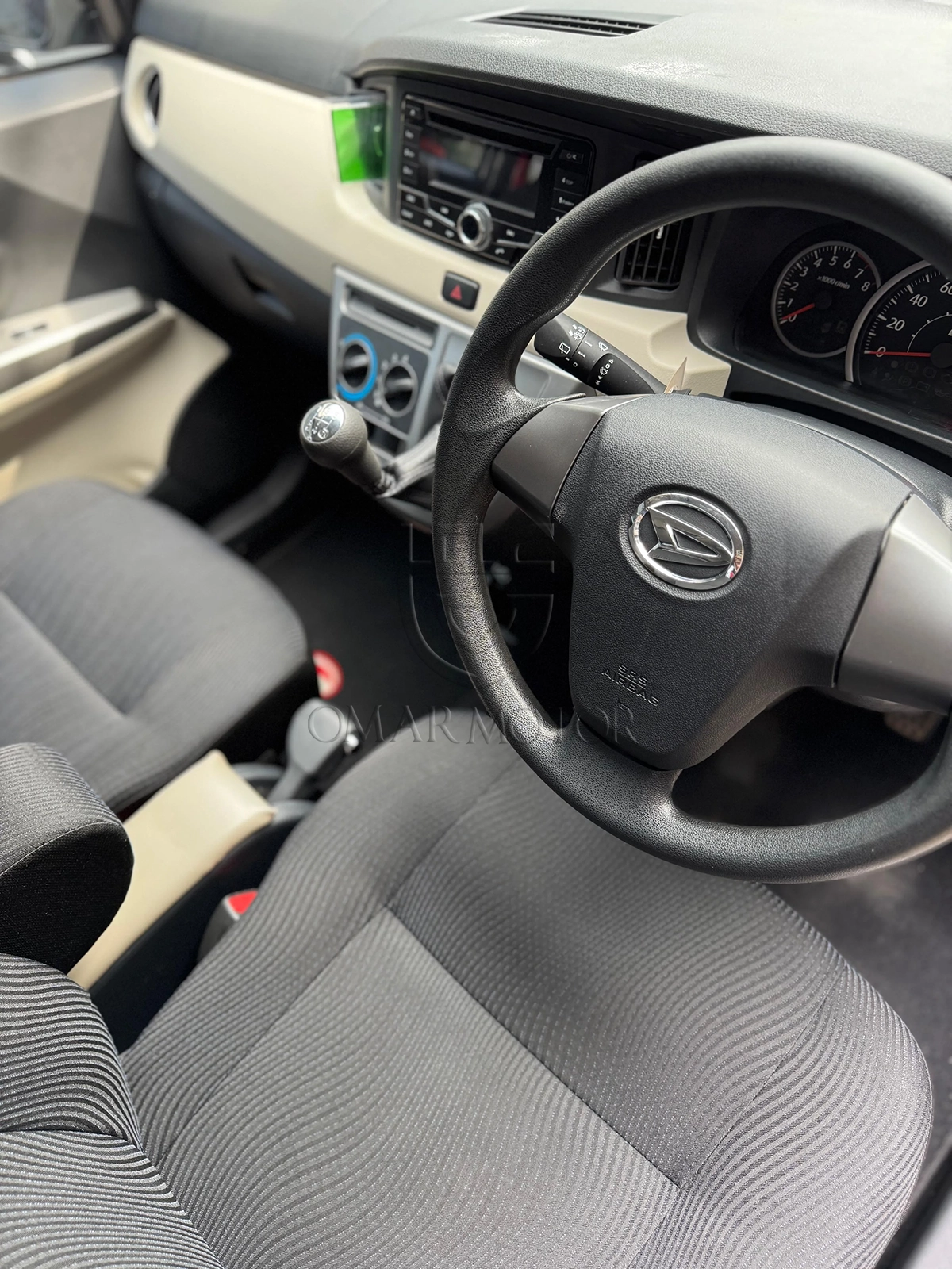 DAIHATSU SIGRA R SILVER