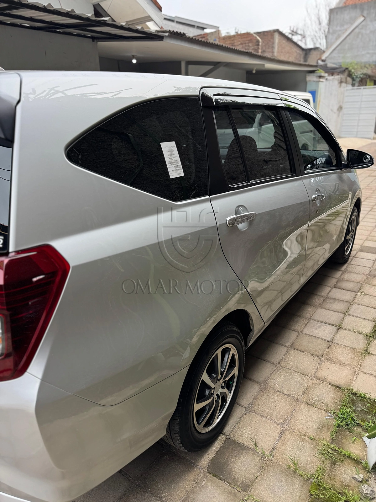 DAIHATSU SIGRA R SILVER