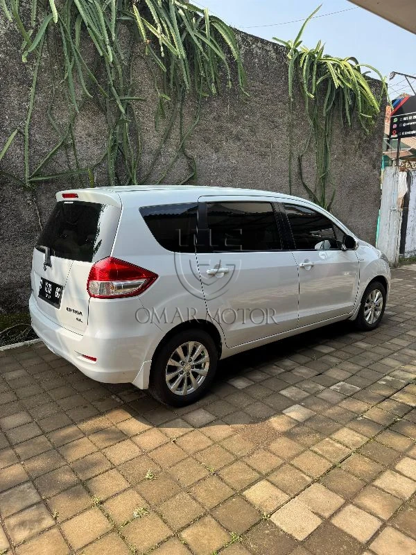 SUZUKI ERTIGA GL PUTIH
