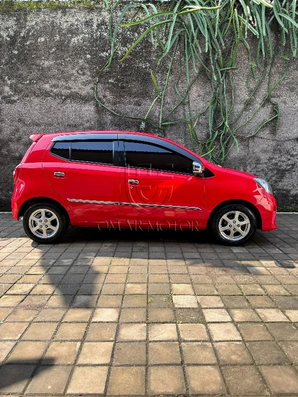 TOYOTA AGYA G MERAH