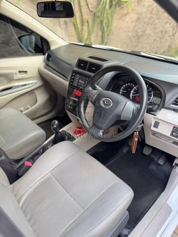 DAIHATSU XENIA R PUTIH