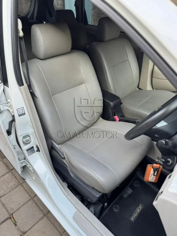 DAIHATSU XENIA R PUTIH