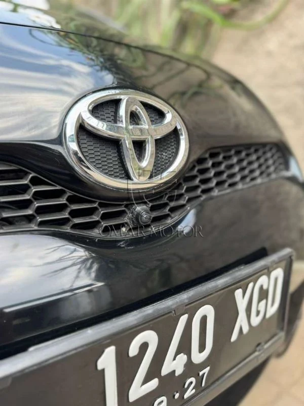 TOYOTA YARIS E HITAM