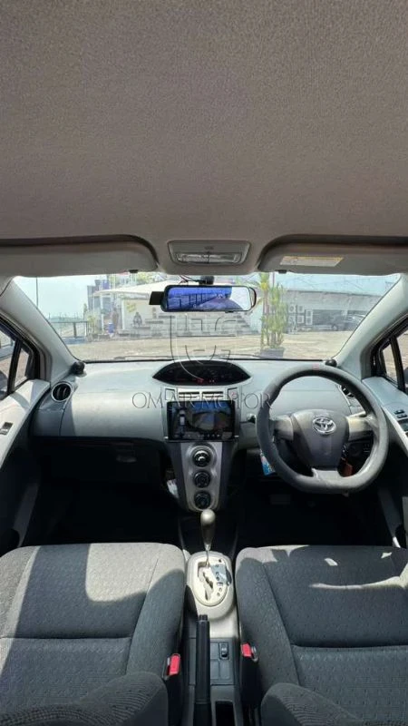 TOYOTA YARIS E HITAM