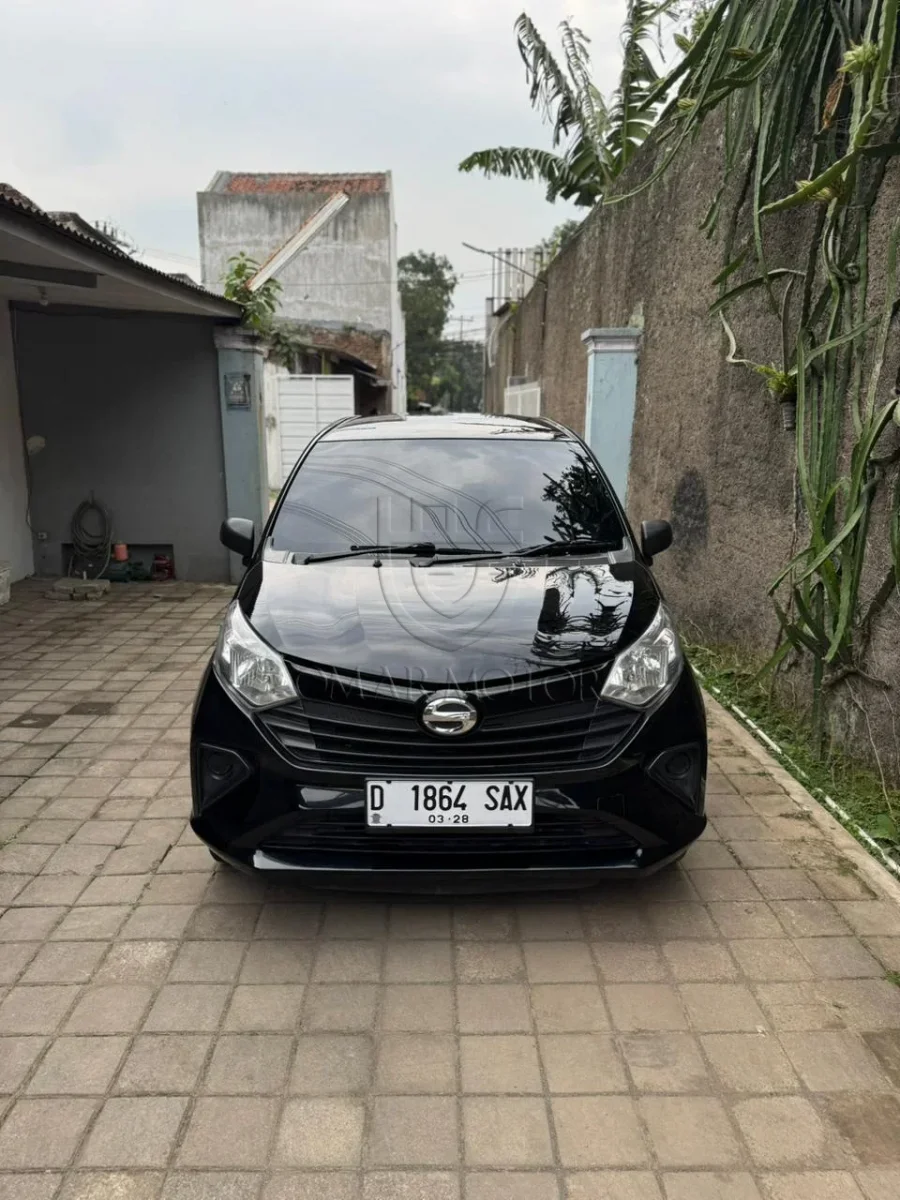 DAIHATSU SIGRA D HITAM