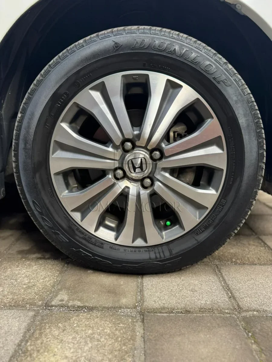 HONDA FREED PSD PUTIH