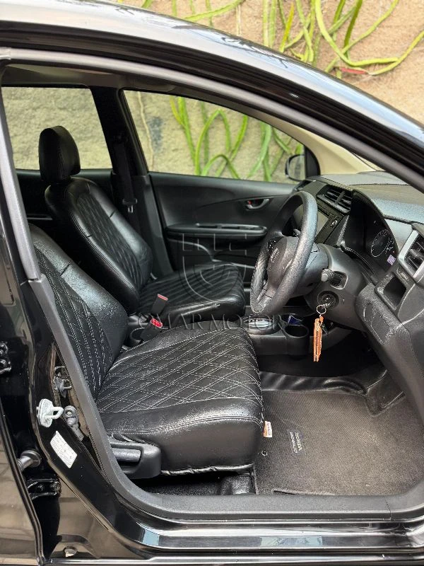 HONDA MOBILIO E HITAM