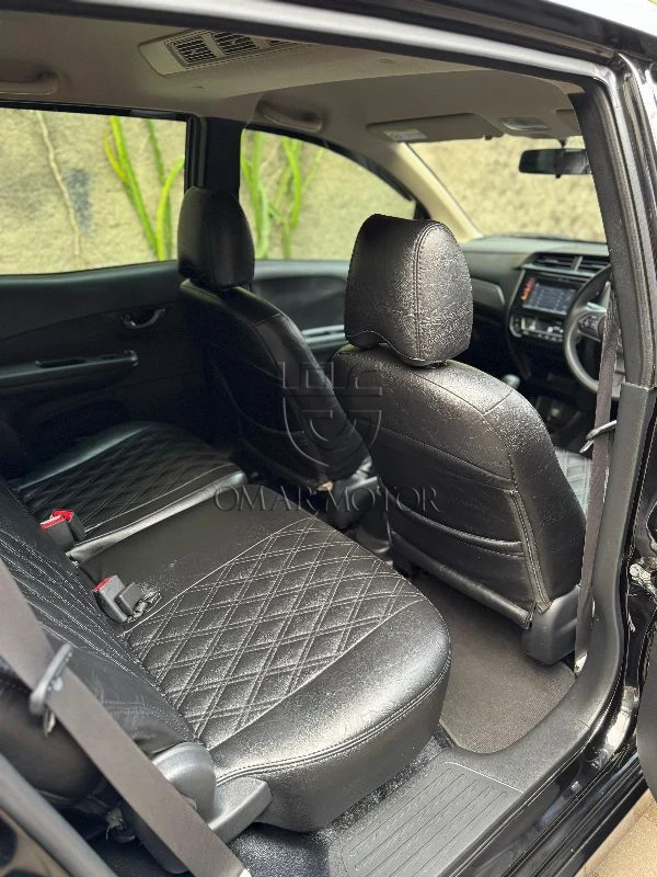 HONDA MOBILIO E HITAM