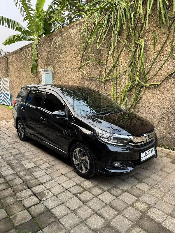 HONDA MOBILIO E HITAM