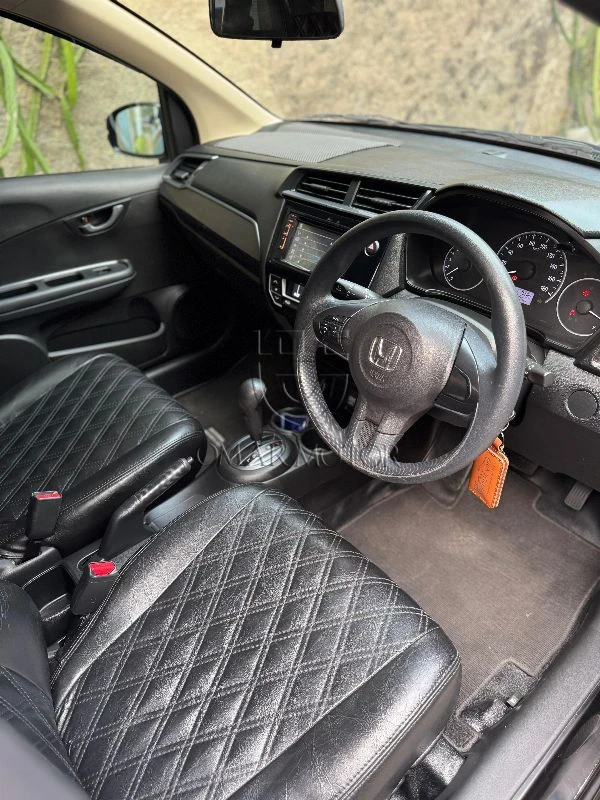 HONDA MOBILIO E HITAM