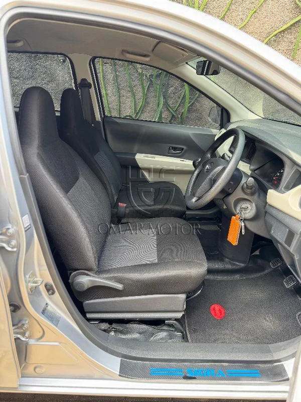 DAIHATSU AYLA R PUTIH