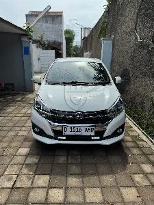 dijual-daihatsu-ayla-r-putih-tahun-2019