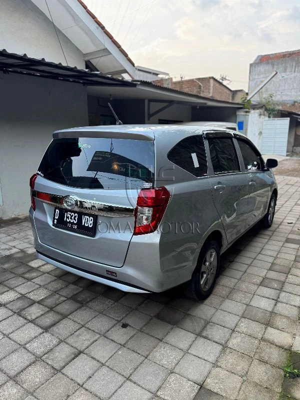 DAIHATSU SIGRA D SILVER