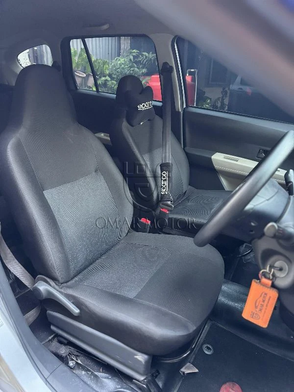 DAIHATSU SIGRA D SILVER